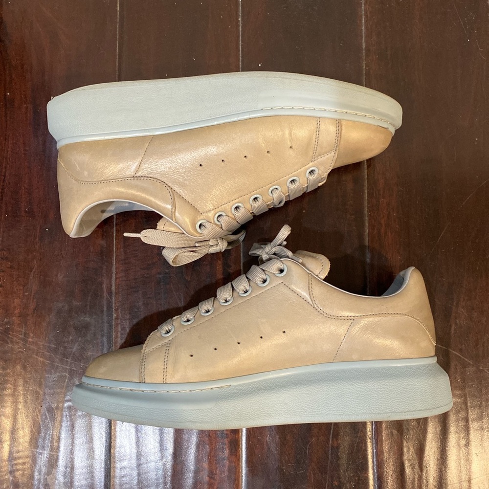 Alexander McQueen oversized sneaker in grey